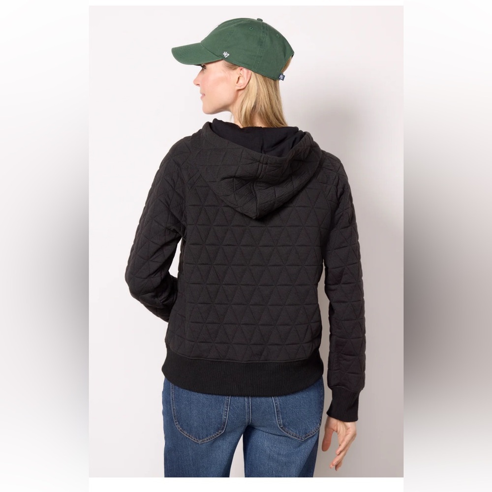 Evereve Lindsay Quilted Hoodie - Picture 3 of 4